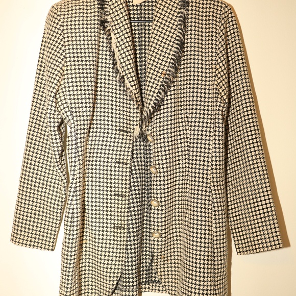 Women's Suite - Picture 2 of 5